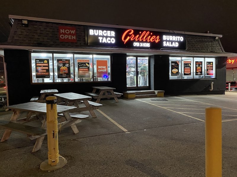 Image of Grillies' delicious chicken tacos in Whitby
