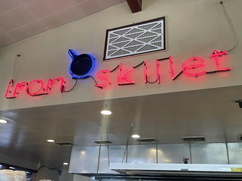 Image Iron Skillet Restaurant American food in Ontario