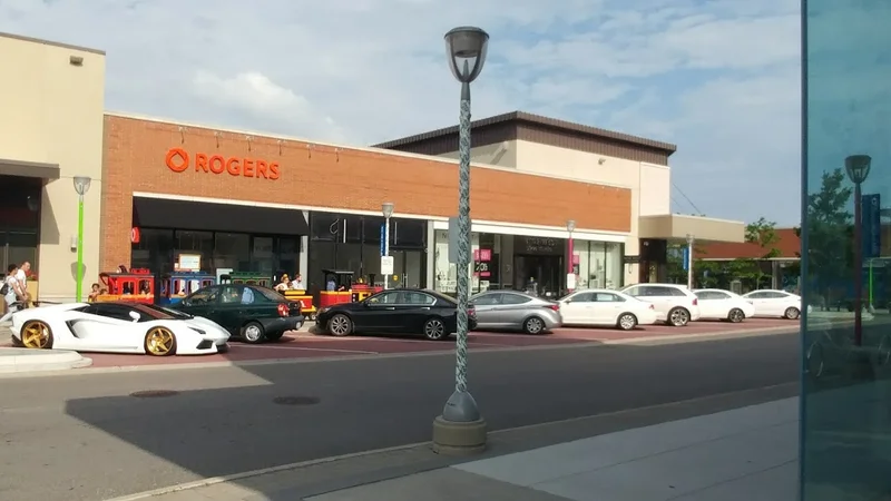 Image CF Shops at Don Mills Food courts in Ontario