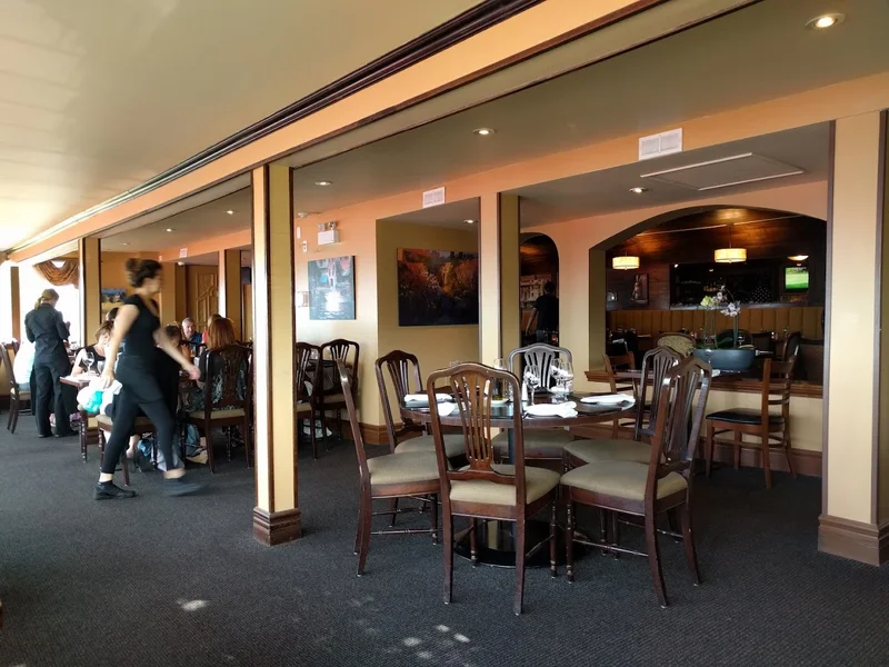 Image + Lake House Restaurant + Mediterranean food in Ontario