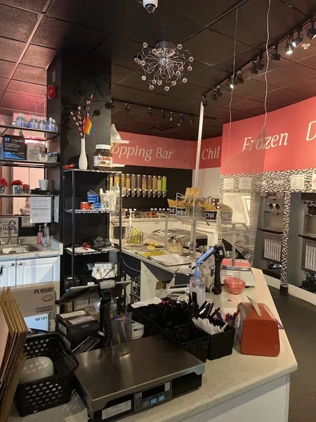 Image Chil Frozen Yogurt Bar Dessert shops in Ontario