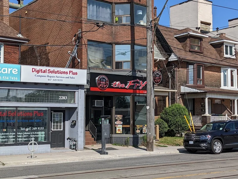 Image THE FRY (2285 Dundas St W, Toronto) Fried chicken in Ontario