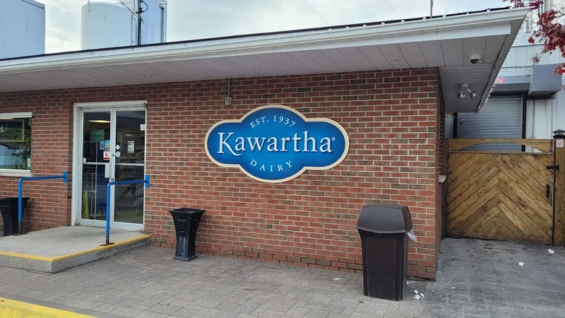 Image Kawartha Dairy Bobcaygeon Ice cream parlors in Ontario