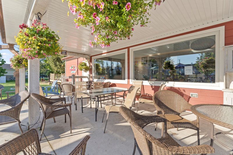 Image Ure's Ice Cream Parlour & Cafe Ice cream parlors in Ontario