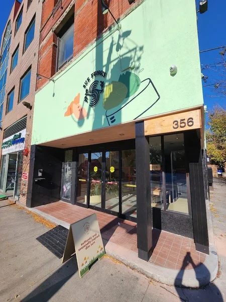 Image Sue Fung's Dimsum Canteen 小鳓食堂 Dim sum in Ontario