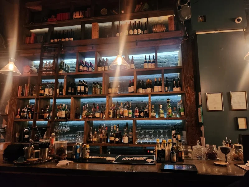 Image Hunter & Co. Cocktail bars in Ontario