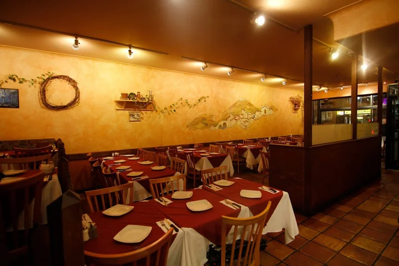 Image Kalyvia Greek food in Toronto