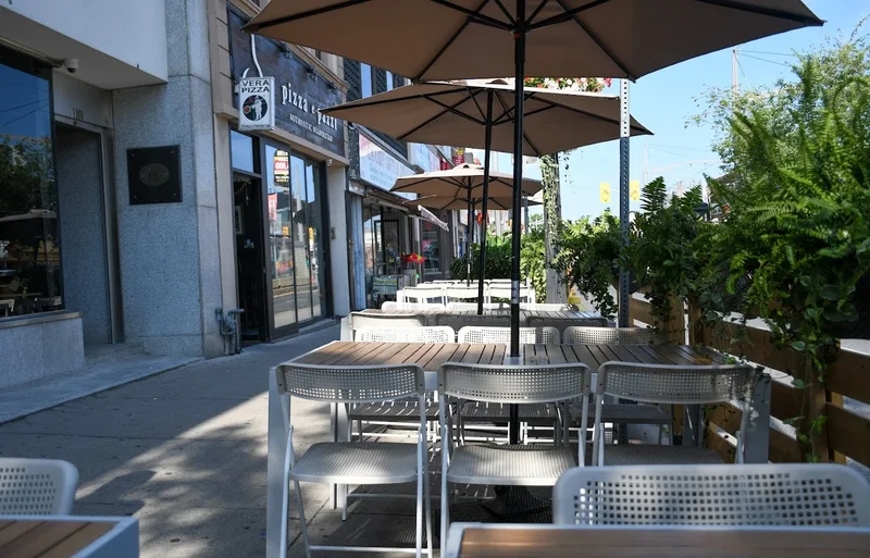 Image Pizza e Pazzi Pizza in Toronto