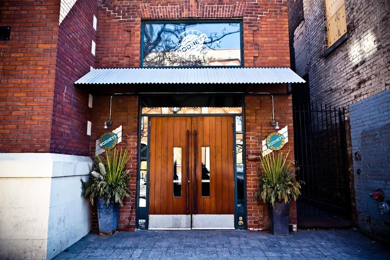 Image Rodney’s Oyster House Dinner spots in Toronto