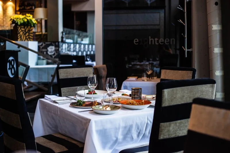 Image Restaurant e18hteen Restaurants in Ottawa