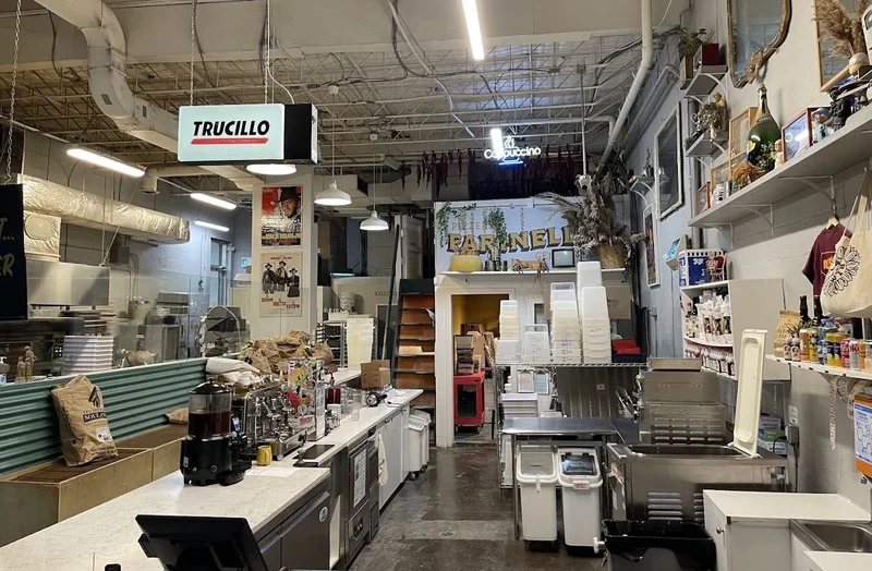 Image Farinella Rochester ice cream parlors in Ottawa