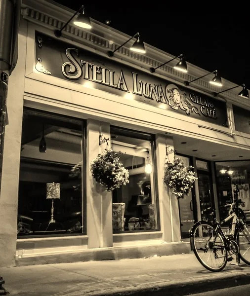 Image Stella Luna Gelato Cafe Dessert shops in Ottawa