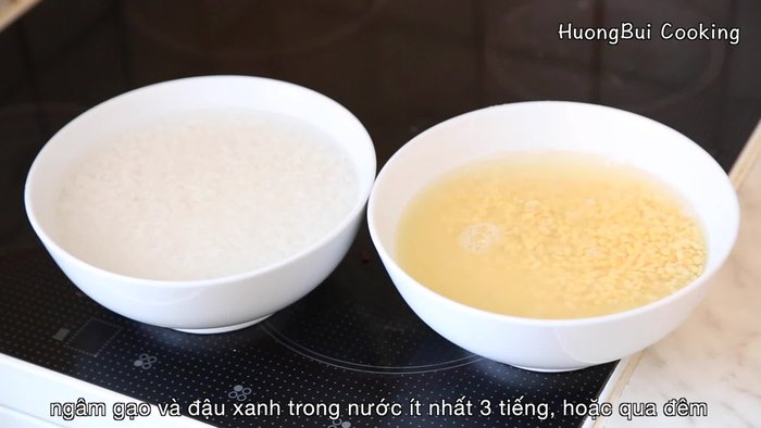 Soak rice and mung beans in water for at least 3 hours, or preferably overnight.