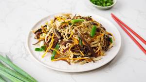 Vietnamese Stir-fried Glass Noodles with Chicken - Easy Recipe