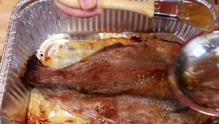 Mix vegetable oil and honey. Brush this mixture over the cooked catfish.