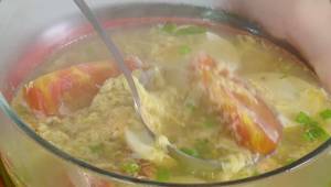 Vietnamese Tomato Egg Soup Recipe (Quick & Easy)