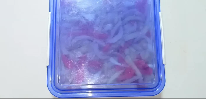 Let the pickled vegetables sit for 2 more days, mixing once a day to distribute the flavor evenly.