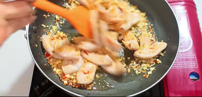 Add pickled cabbage: Add the pickled cabbage and stir-fry until wilted. Season with sugar, fish sauce, and MSG to taste. Stir-fry for about 2 minutes until the flavors combine.