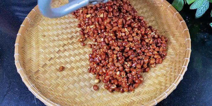 Optional: Place the peanuts in the sun for 30-60 minutes to further dry and crisp.
