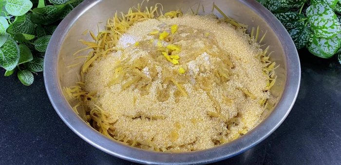 Add pineapple juice: Add juice from minced pineapple (334.72, 341.08). This helps the sugar to penetrate the ginger better (346.24).
