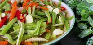 Crispy Sweet and Sour Pickled Rau Tien Vua (King's Vegetable)