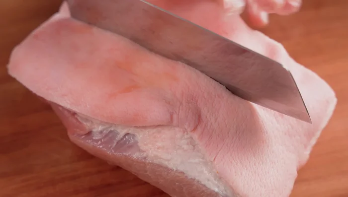Prepare the pork belly: Cut the pork belly into pieces (approx. 5-6cm width).