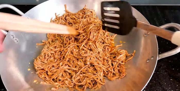 Dry the beef: You can dry it in the sun (6-8 hours), in an oven at 50-60°C (3-4 hours), or using a water bath method (placing the pan over a pot of boiling water for 3-4 hours).