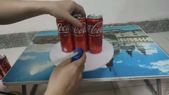 Assemble the tower legs. Glue them together.