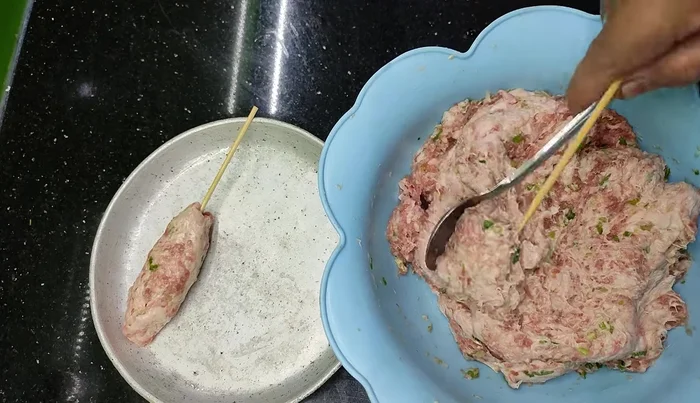 Grill the meatballs over charcoal, using a non-oil fryer, or steam them.