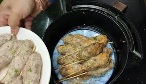 Delicious Grilled Sausage Recipe: Lemongrass & Pork