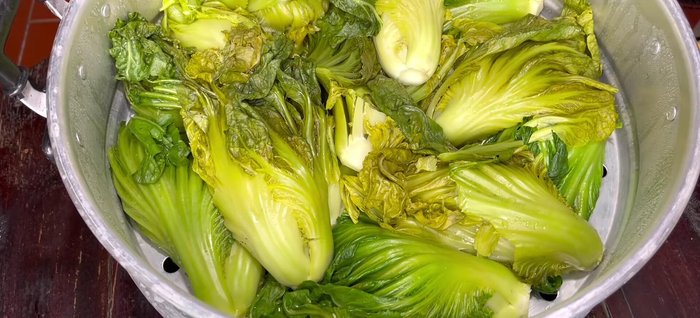 Pack and ferment: Place the blanched cabbage in a clean, sterilized jar (323.199). Pour the cooled pickling liquid over the cabbage, ensuring it’s fully submerged. Press the cabbage gently to compact it (373.88). Cover tightly and leave to ferment for 3 days at room temperature (408.479).