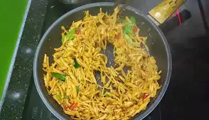 Delicious Dried Chicken with Lemon Leaves: A Festive Recipe