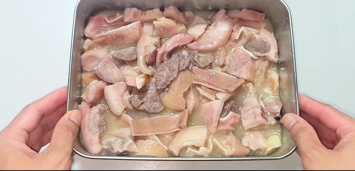Allow the mixture to cool completely before refrigerating in the refrigerator's freezer compartment (not the deep freezer) for at least 10 hours to solidify.