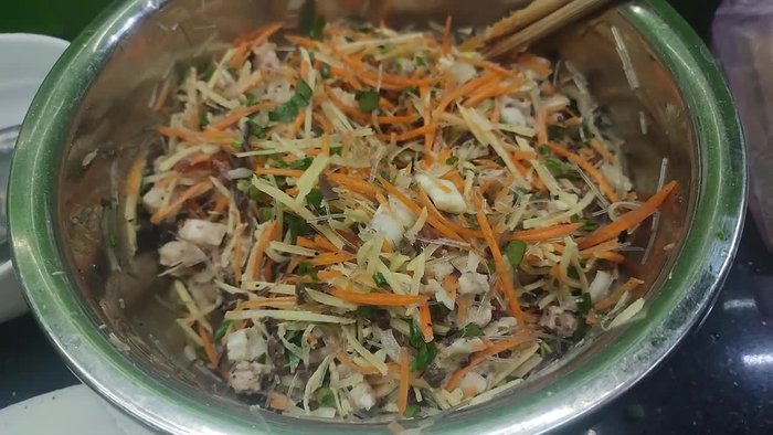 Prepare spring rolls in advance (refer to video tutorial).