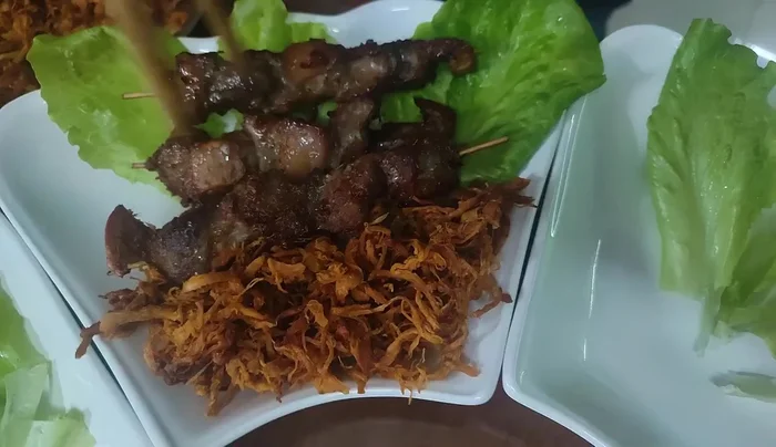 Arrange the boiled cheese sausage.