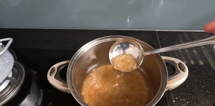 Make sugar syrup: Cook sugar with 200ml of water until dissolved.