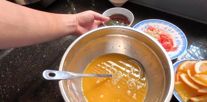 Combine ingredients: Add sugar syrup, honey, all prepared fruits (plums, salted lemon, kumquat juice, orange slices) and salt to a container. Mix well.