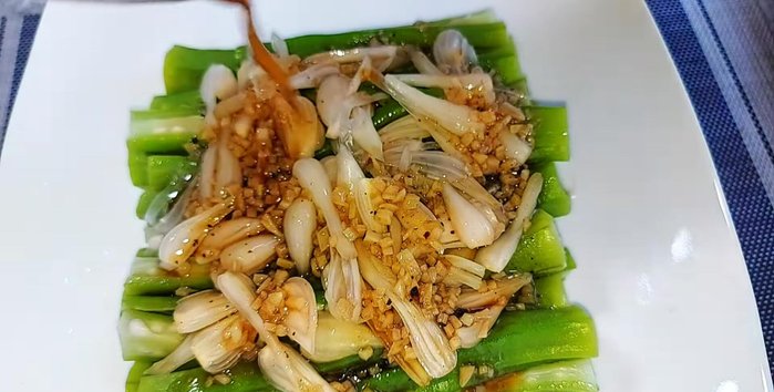 Serve immediately. Mix all ingredients together before eating with rice.