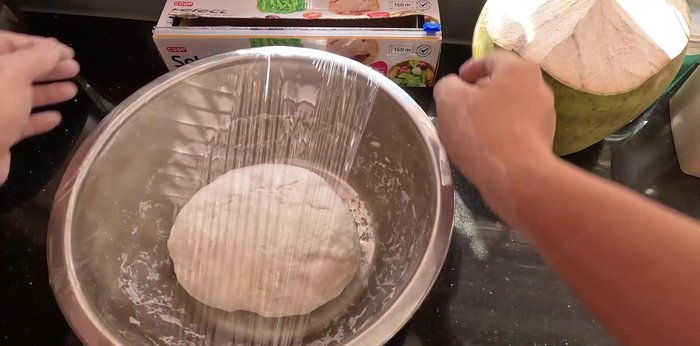 Wrap the dough tightly and let it ferment for about 2 hours in a cool place, away from direct sunlight.