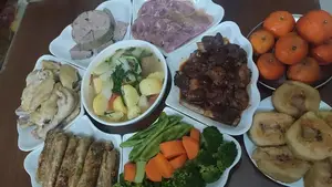 Simple Full Moon Offering Tray: A Delicious & Traditional Vietnamese Feast