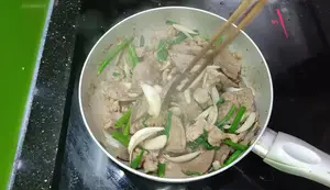 Fragrant Stir-fried Beef Liver with Garlic: A Simple Recipe