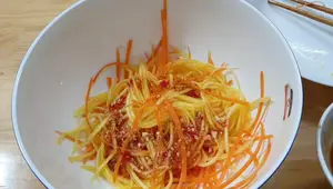 Beef Salad with Herbs: A Simple, Delicious Vietnamese Recipe