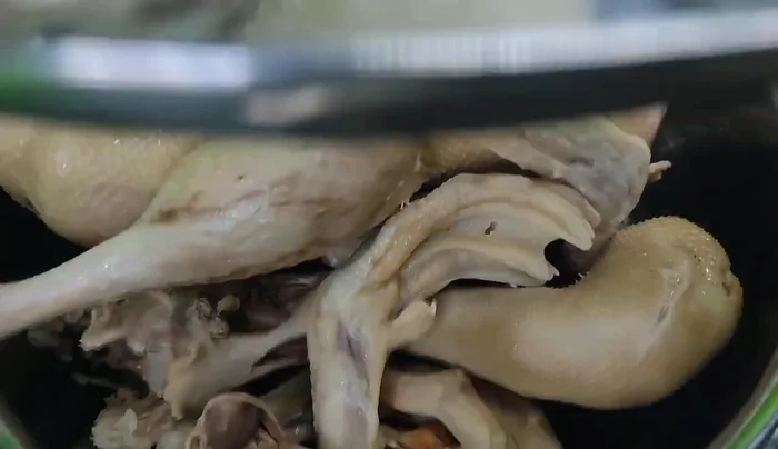 After soaking, take the duck out.