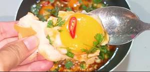 Quick & Easy Soy Sauce Fried Eggs with Bread Dipping