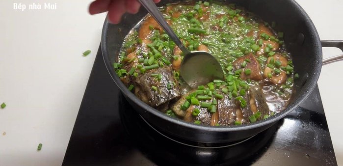 Season with green onions.