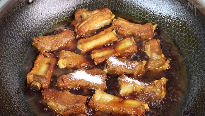 Add tomatoes and eggplant: Add another tablespoon of sugar and dill seeds. Stir well. Add the tomatoes and eggplants. Cover and cook for about 2 minutes, or until the eggplants are soft.