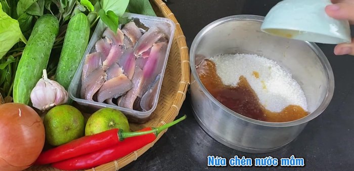 Prepare the fish sauce mixture: In a pot, combine sugar, fish sauce, and chili sauce. Cook until boiling and sugar dissolves. Add lemon juice.