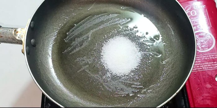 Prepare the sauce: In a pan, combine cooking oil, sugar, fish sauce, chili sauce, tomato sauce, Korean chili powder, MSG, butter, and garlic powder (optional). Stir well.
