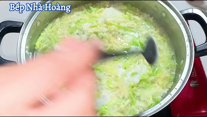 Season with seasoning powder, MSG, sugar, and salt. Adjust to taste.