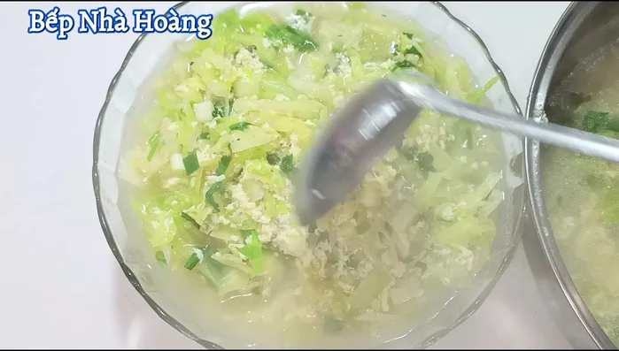 Turn off the heat. Serve hot and garnish with ground pepper (optional).